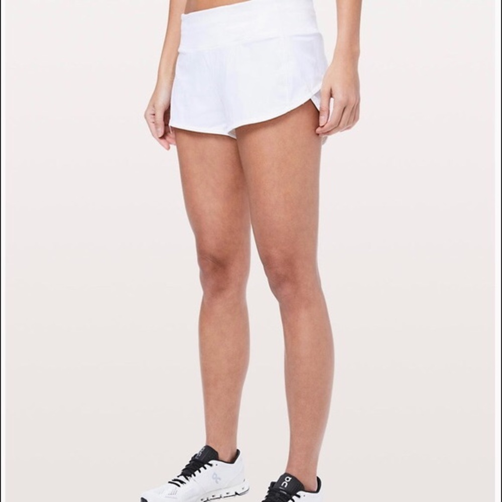 White Lululemon speed up shorts 2.5 inseam 
size 4